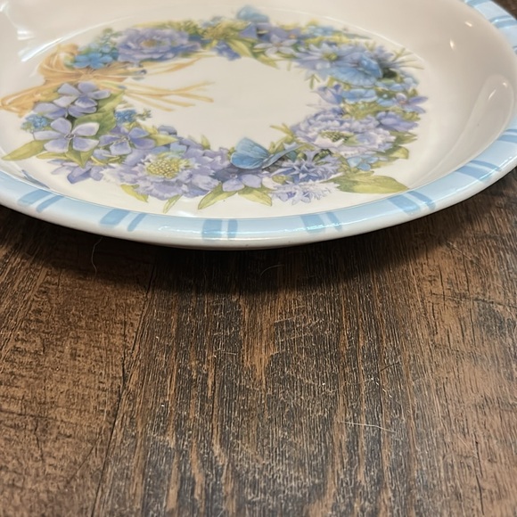 Marjolein Bastin Blue Floral Wreath Pie Plate by Hallmark Nature's Sketchbook - Picture 6 of 6